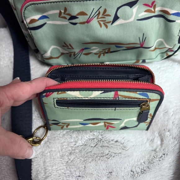 FOSSIL Crossbody and Wallet Set~Excellent like new condition♥️ ($195+$95~new) - Picture 4 of 12